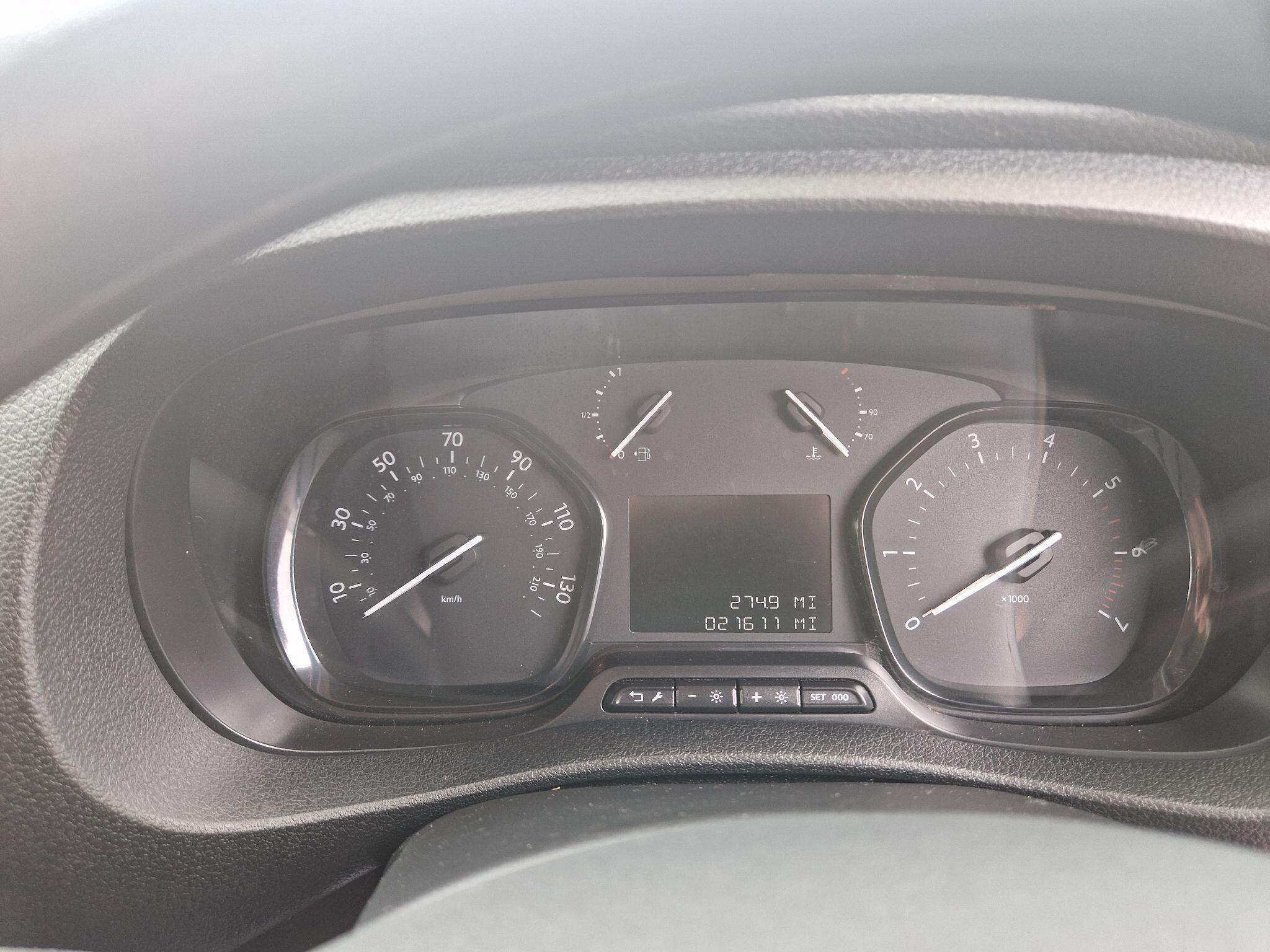 Vauxhall Vivaro image 10